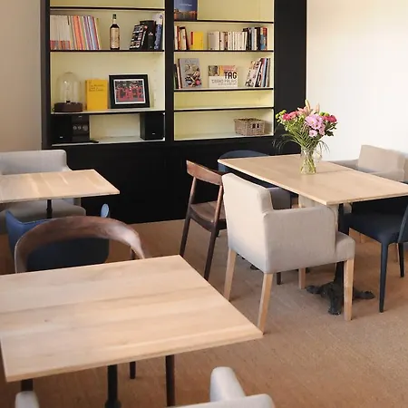 Bed & Breakfast La Grenadine 2*