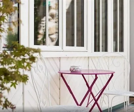 Bed & Breakfast La Grenadine 2*